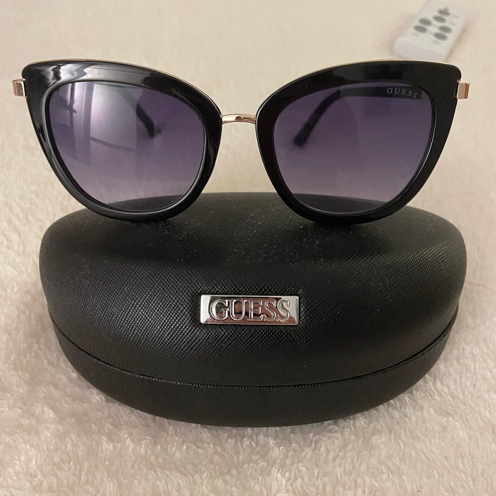 Sunglasses guess